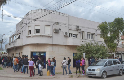 Sáenz Peña: docentes, abogados, contadores y veterinarios por cargos secundarios