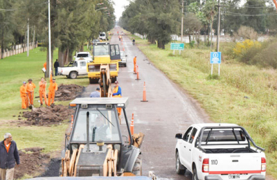 Iniciaron obras de bacheo y repavimentación del acceso por calle Gendarmería Nacional