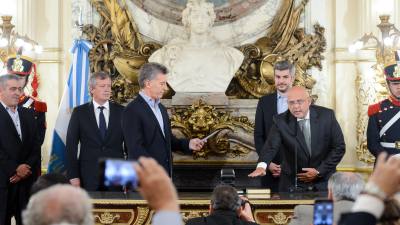Macri tomó juramento al correntino Carlos Vignolo como nuevo titular del Plan Belgrano