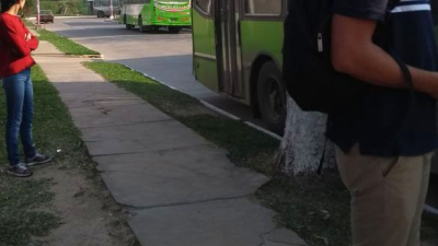 Vecinos del Mujeres Argentinas reclaman mejoras en el servicio de transporte público