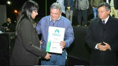 Familias de Laguna Limpia recibieron sus títulos de propiedad