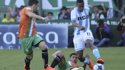 Banfield aprovechó el desconcierto de Racing: le ganó 1-0 en su propia "fortaleza"