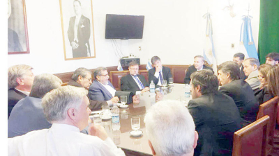 Legisladores nacionales del PJ y el Frente para la Victoria coordinan defensa de recursos provinciales