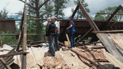 Asisten a damnificados por el fuerte temporal en Las Palmas, La Leonesa y Villa Berthet