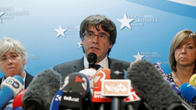 Puigdemont y cuatro miembros de su gobierno se entregan a la policía belga