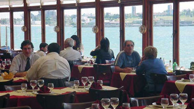 Fin de semana XL: Los turistas gastaron $2.361 millones y las ventas subieron 5,8%