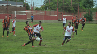 Estudiantes sacó chapa en su debut