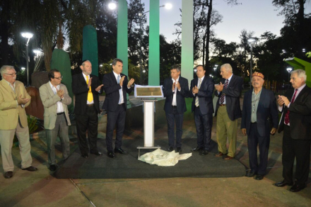 PLACA-HOLOCAUSTO.jpg