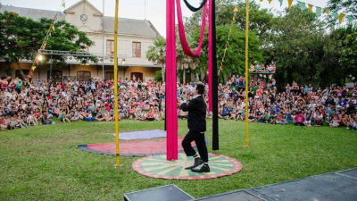 Pochosky vuelve este domingo al Paseo de Artistas y Artesanos.