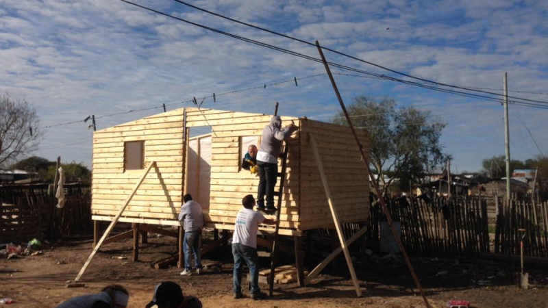 Techo construirá 34 viviendas de emergencia en Corrientes