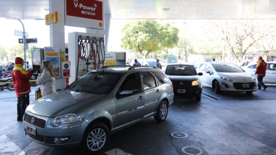 Los combustibles aumentarán 1,7% el lunes, aseguran los estacioneros