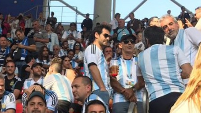 Gustavo Arribas desobedeció a Mauricio Macri y viajó a Rusia para alentar a la Selección