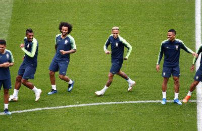Brasil supera a Costa Rica 2 a 0