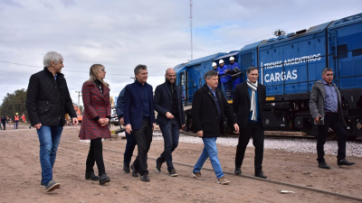 Macri inauguró 530 kilómetros de vías desde Charata