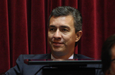 El senador Aguilar impulsa su proyecto de ley sobre aborto