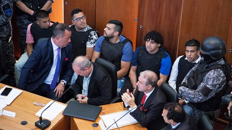 Banda narco con jefe preso en la U7 paga para balear edificios