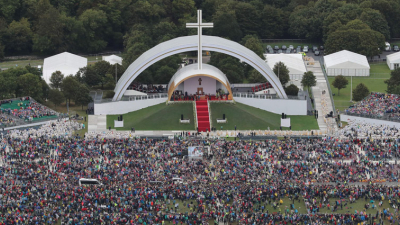 El Papa pide perdón por el “estado de vergüenza” infligido a Irlanda