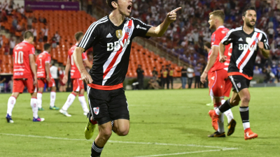 River concentrado a la espera del rojo
