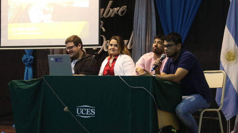 Periodistas disertaron sobre inserción laboral en medios