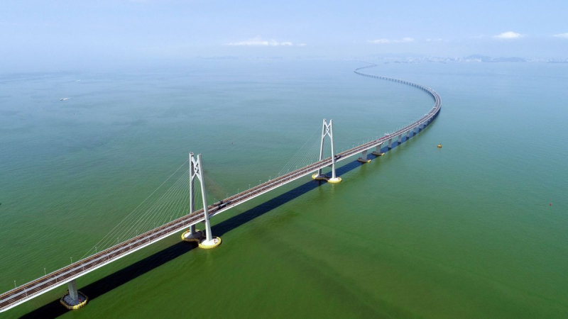 Se abrió el paso a través del kilométrico puente entre Hong Kong, Macao y la China continental