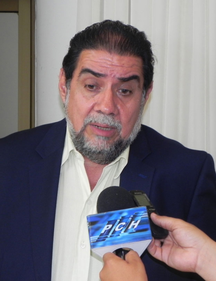 ESCRIBANOS4.jpg
