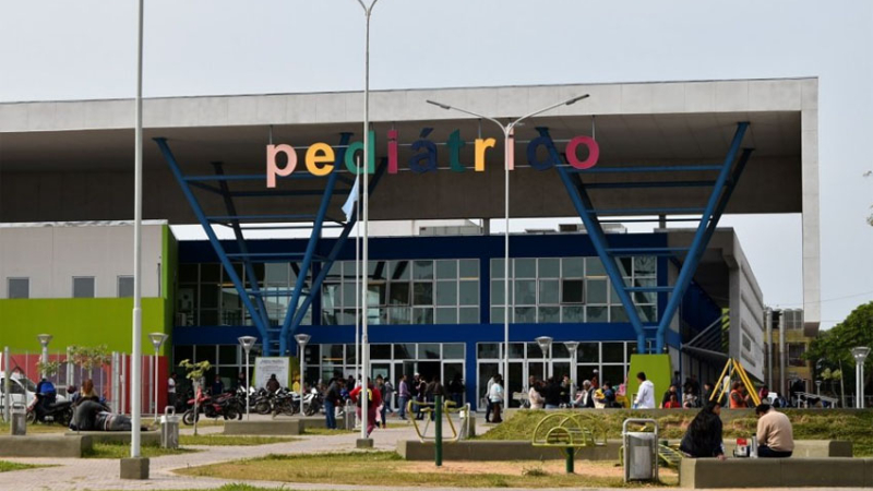 Murió un niño por presunta violencia intrafamiliar y detuvieron a su madre y padrastro