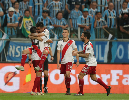 2018-10-31T024633Z_913816374_RC1A8DBAD7C0_RTRMADP_3_SOCCER-LIBERTADORES-GREMIO-RIVER-PLATE.JPG