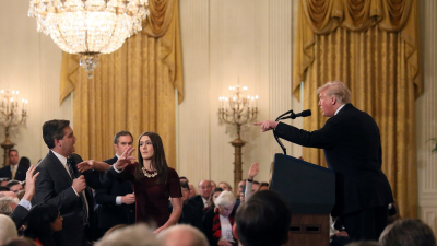 La Casa Blanca revocó credencial al periodista de la CNN maltratado por Trump
