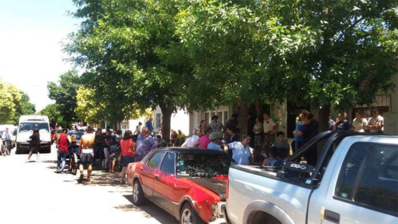 Asesinó a su ex mujer, sus dos hijos, a un vecino y luego se suicidó