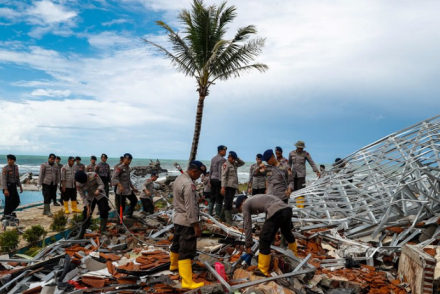 tsunami01.jpg