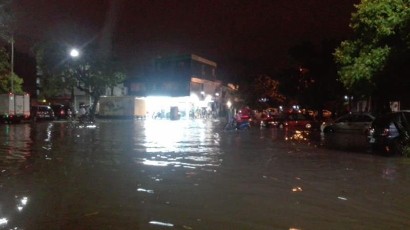 Resistencia: menor alcanzado por un rayo y calles inundadas, el saldo de la tormenta