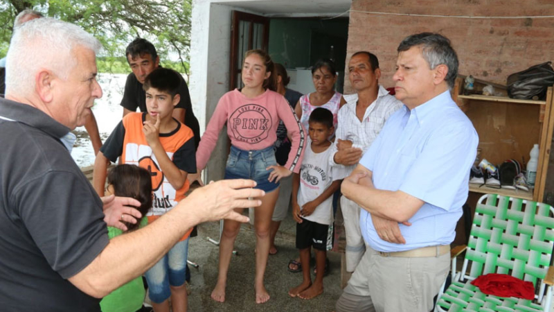 "Ponemos todos los recursos a disposición de los intendentes"