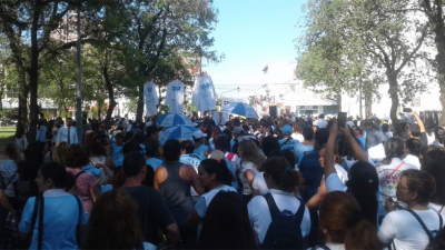 Marcha y nuevo pedido docente a Casa de Gobierno