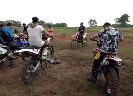 motox2.jpg