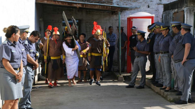 Se realizó con 24 personas en escena, el Viacrucis del Servicio Penitenciario
