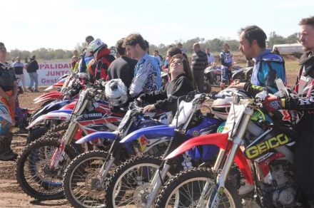motox4.jpg