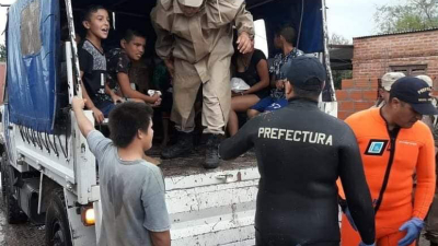 Prefectura asiste en Barranqueras