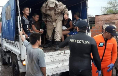 Prefectura asiste en Barranqueras