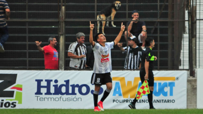 For Ever avanzó con autoridad ante Estudiantes