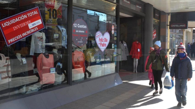 Comercios en crisis: cierran locales y apelan al “achique”