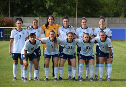 Seleccion femenina formacion.jpg