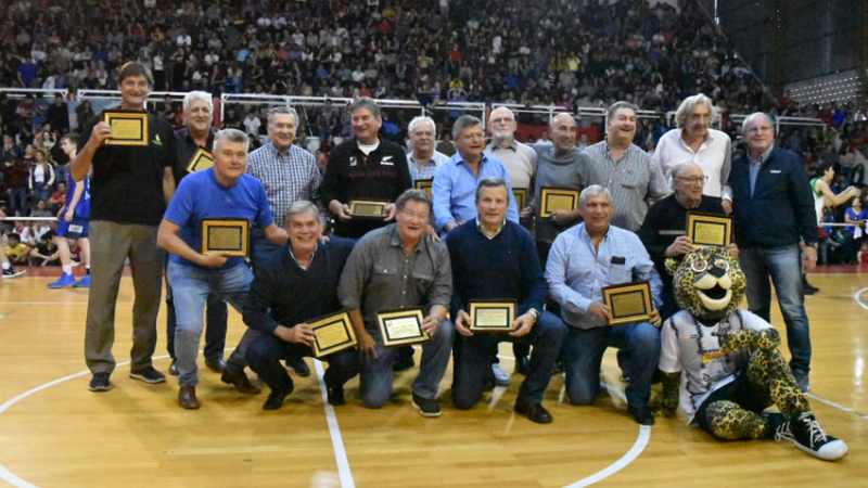 Los campeones del 76 se llevaron los aplausos
