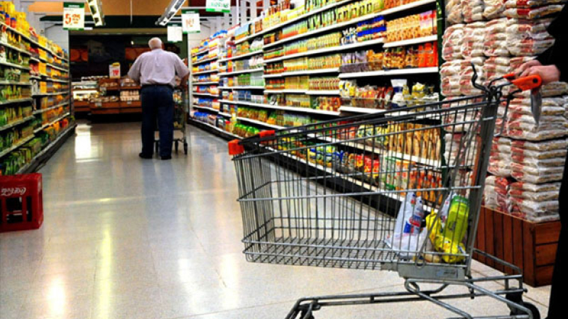 Acuerdo para no trasladar el total del IVA a los precios de 27 productos de la canasta básica
