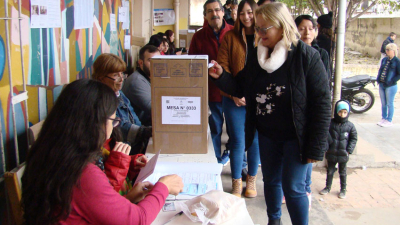 Tras la derrota, Alicia Azula anunció su retiro de la política