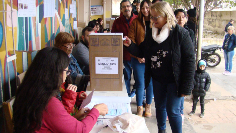 Tras la derrota, Alicia Azula anunció su retiro de la política
