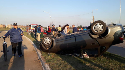Volcó un automóvil y cuatro personas terminaron heridas