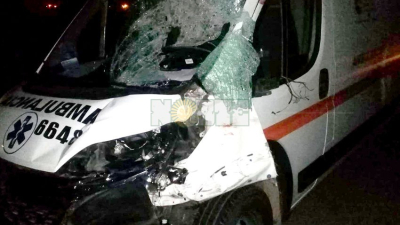 Varios heridos tras colisionar ambulancia con un caballo