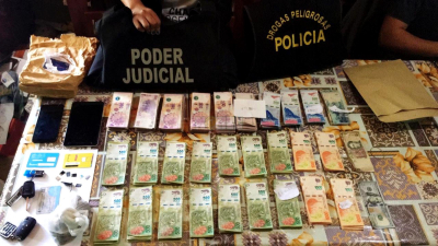 Golpe al narcomenudeo en Las Breñas: drogas, vehículos, dinero y un arma secuestrados
