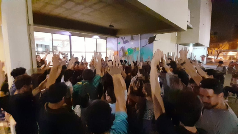 Nos toman de idiotas y esperan que seamos sumisos
