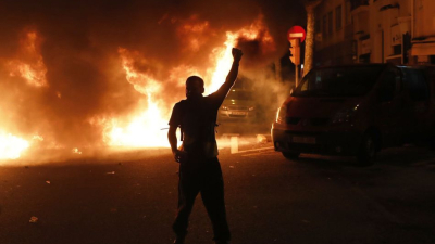 Tercera noche de furia en Barcelona con marchas y enfrentamientos